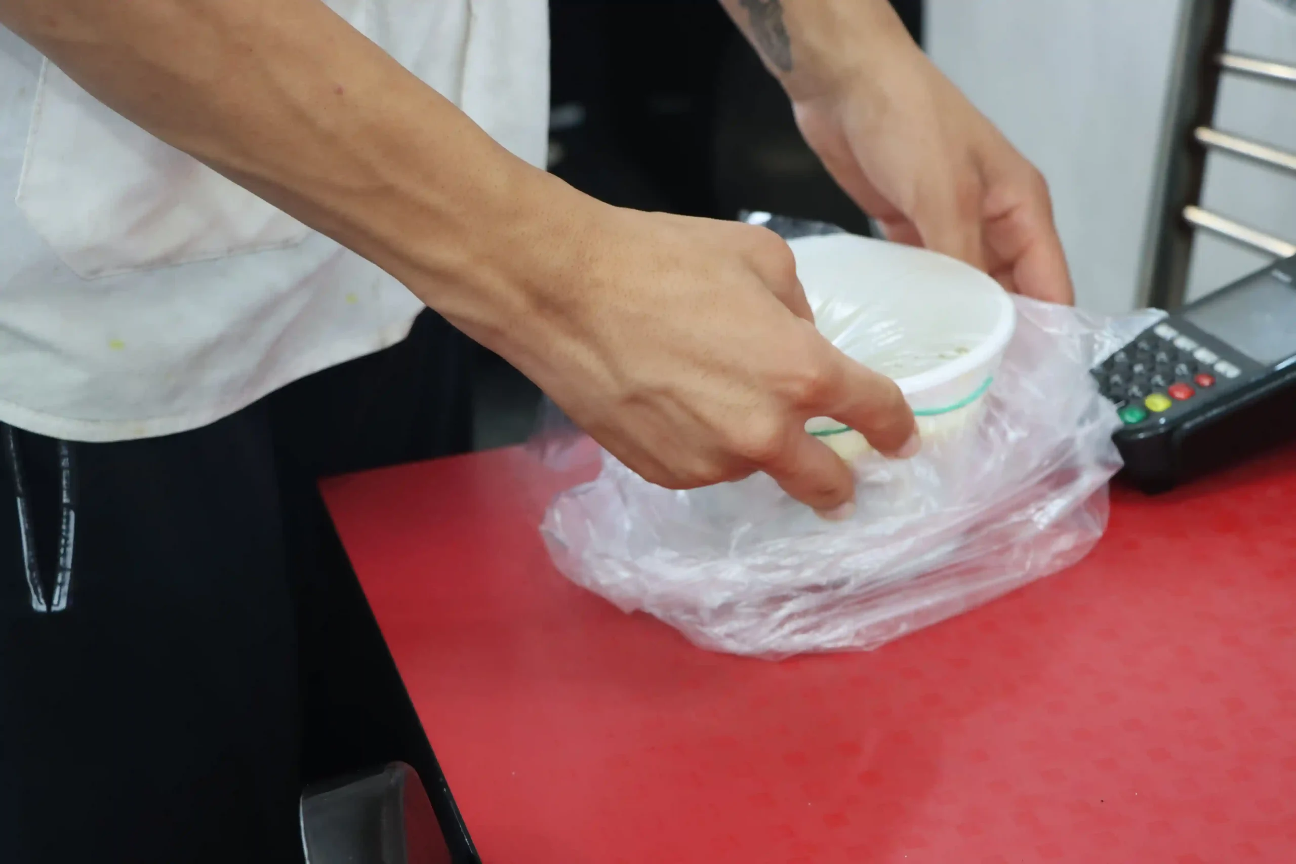 ظروف یکبار مصرف براساس جنس